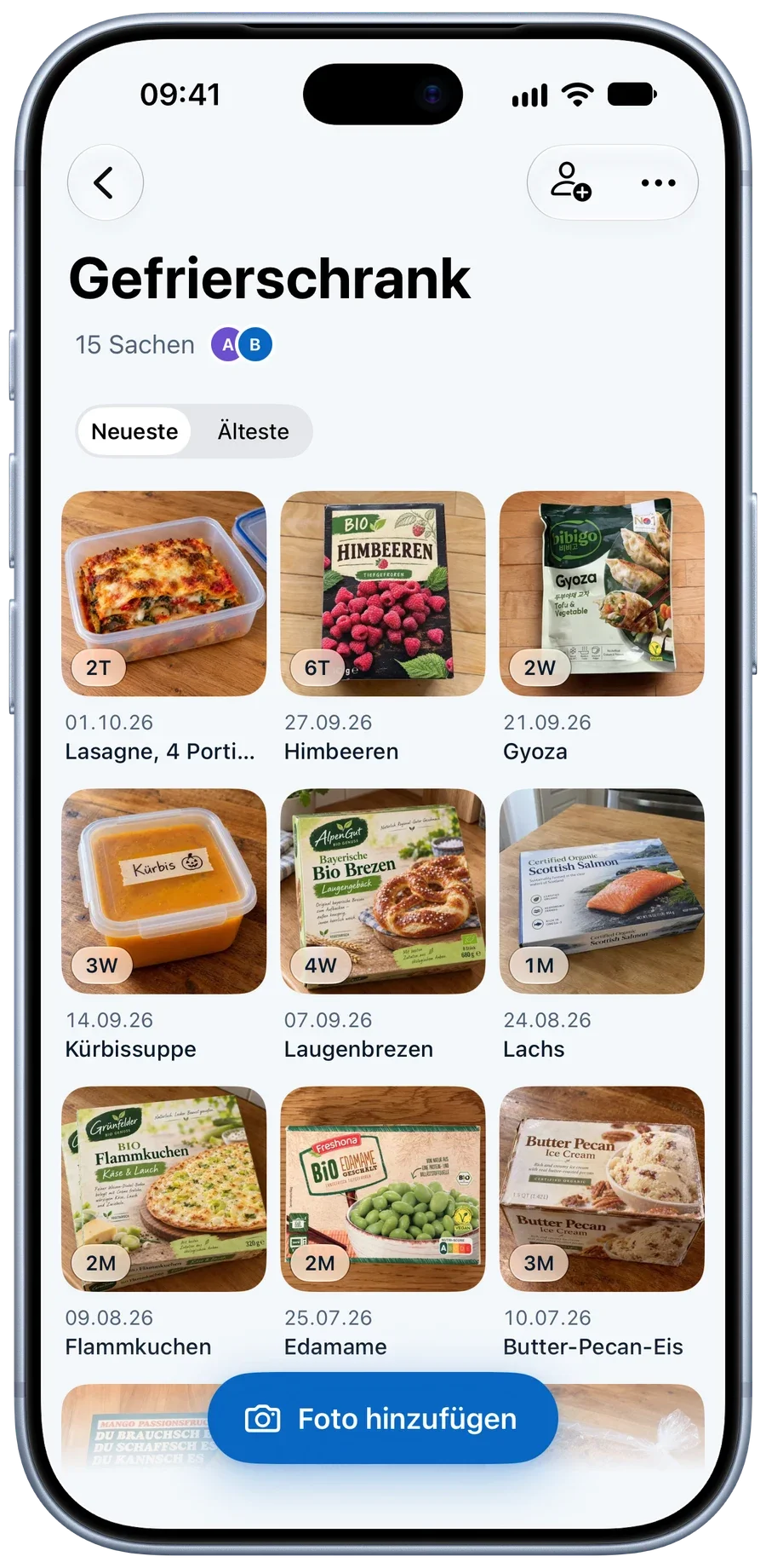 Ein Gefrierschrank mit 15 Fotos, jedes mit Datum und Alter